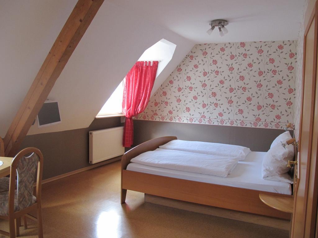 Hotel Weinhof Michael Morbach à Zeltingen-Rachtig Chambre photo